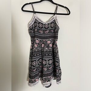 Parisian Collection Bohemian Lace Romper in Pink, Black, Red, and‎ Cream - M